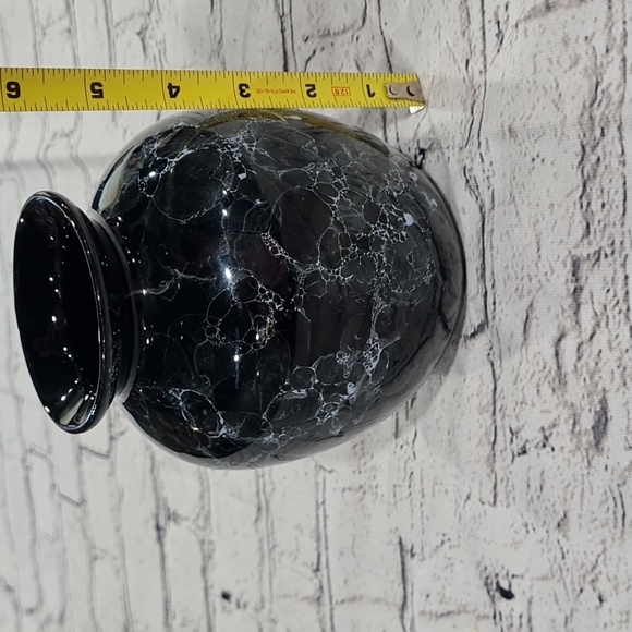 Vintage WANGS International black marble porcelain glossy small vase - Picture 5 of 6